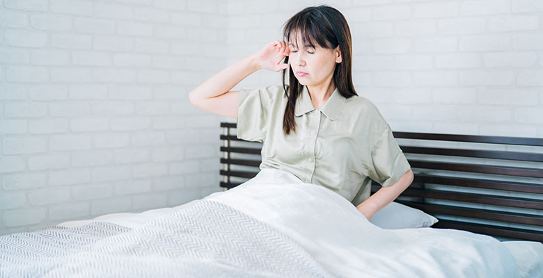 寝返りで腰が痛いのはなぜ？原因・治し方と整体で改善できるケースを解説