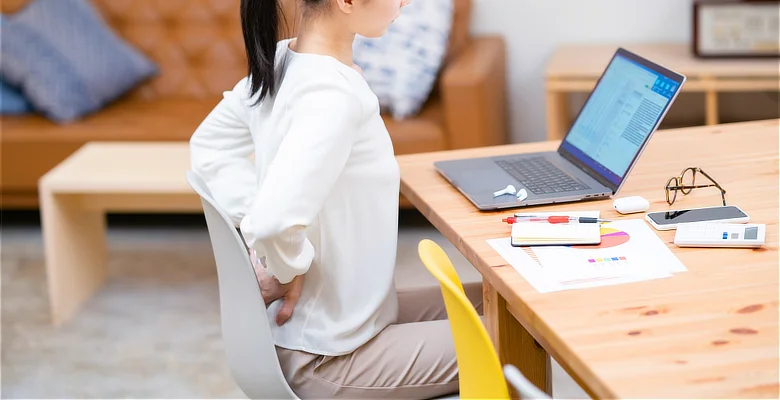 長時間座ると腰が痛い原因とは？デスクワーク腰痛の治し方と整体が効果的な理由を解説